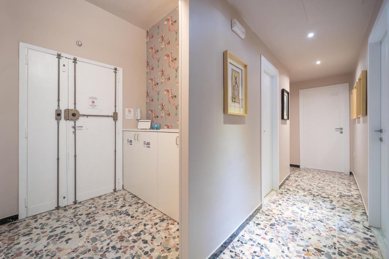 Budget Rooms Carbonazzi 17 Cagliari Exterior foto
