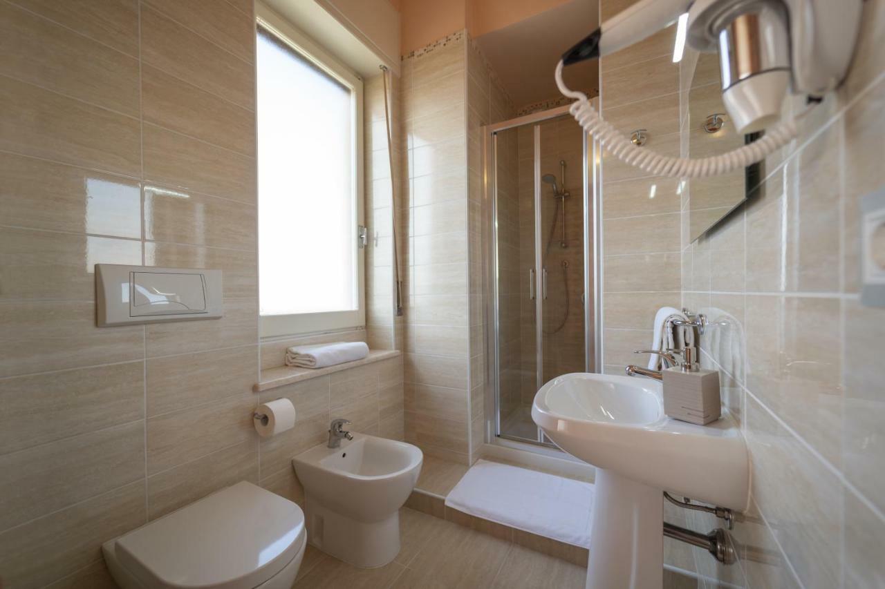 Budget Rooms Carbonazzi 17 Cagliari Exterior foto